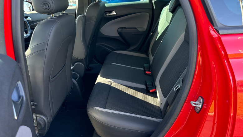 Vauxhall Crossland X 1.2T [130] Tech Line Nav 5dr [Start Stop] Petrol Hatchback